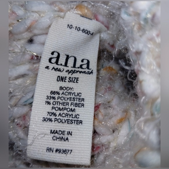 Ultra Soft and Warm Ladies Winter PomPom
Beanie Winter Cream
NWT - Picture 3 of 3